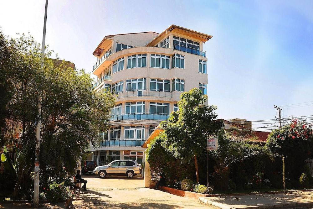 Dimitri Hotel Addis Ababa Exterior photo